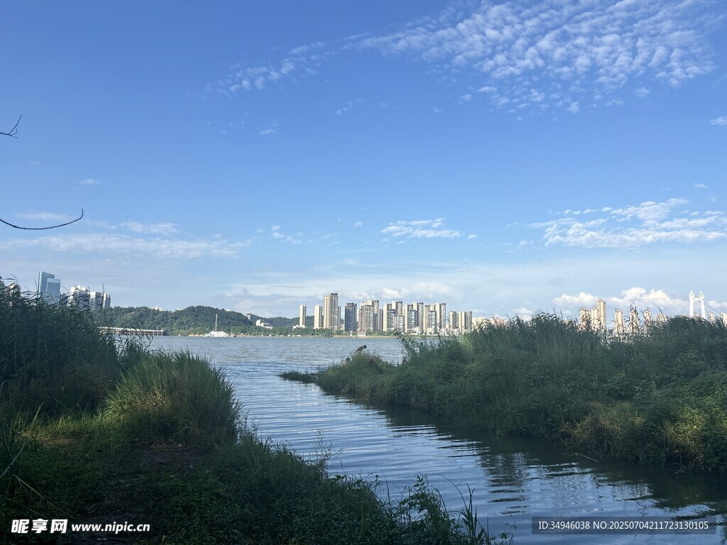 河畔风光