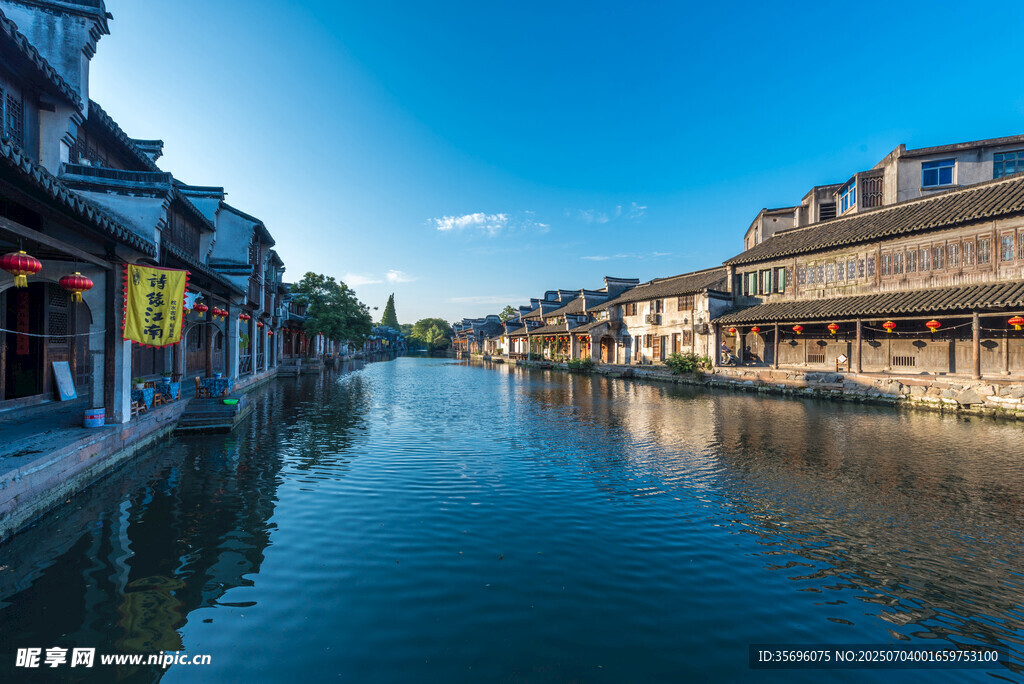 江南水乡河道风景图
