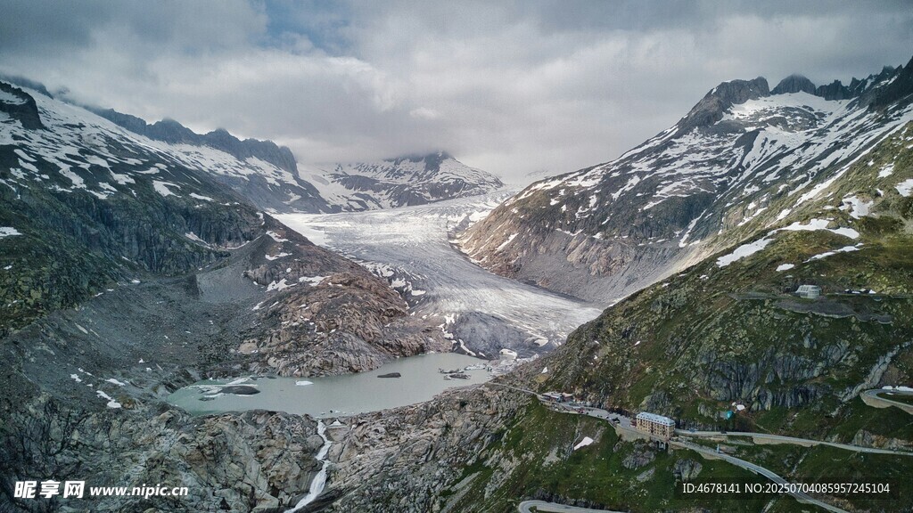 壮丽雪山冰川景观