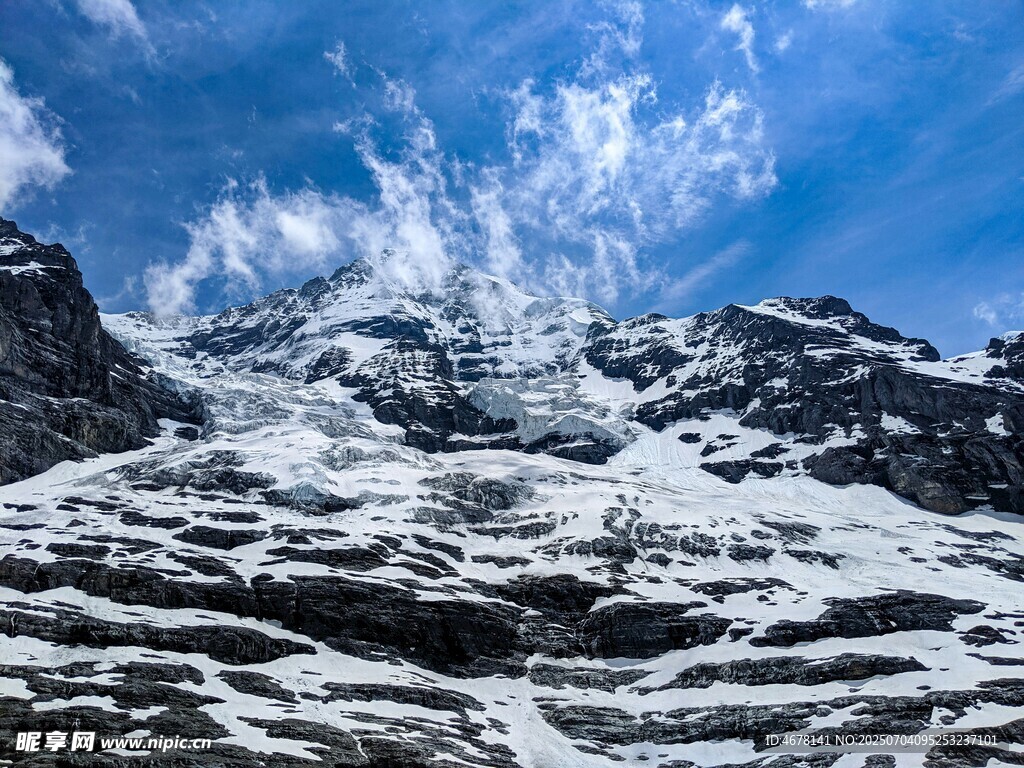 雪山壮丽景观