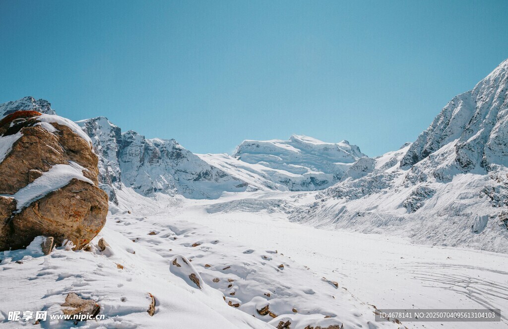 雪山雪景纯净自然之美
