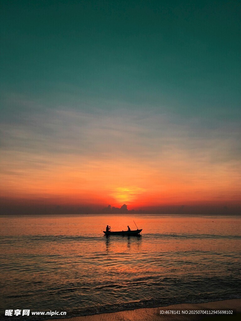 海上日落小船美景
