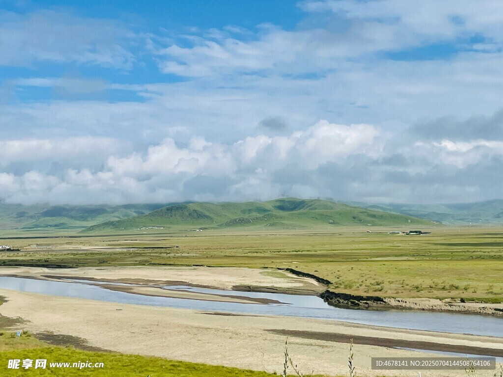 草原河畔风光