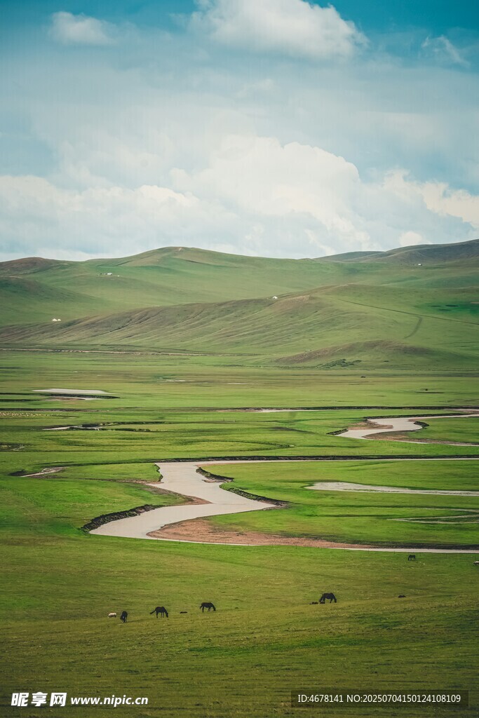 草原风光蜿蜒河流美景