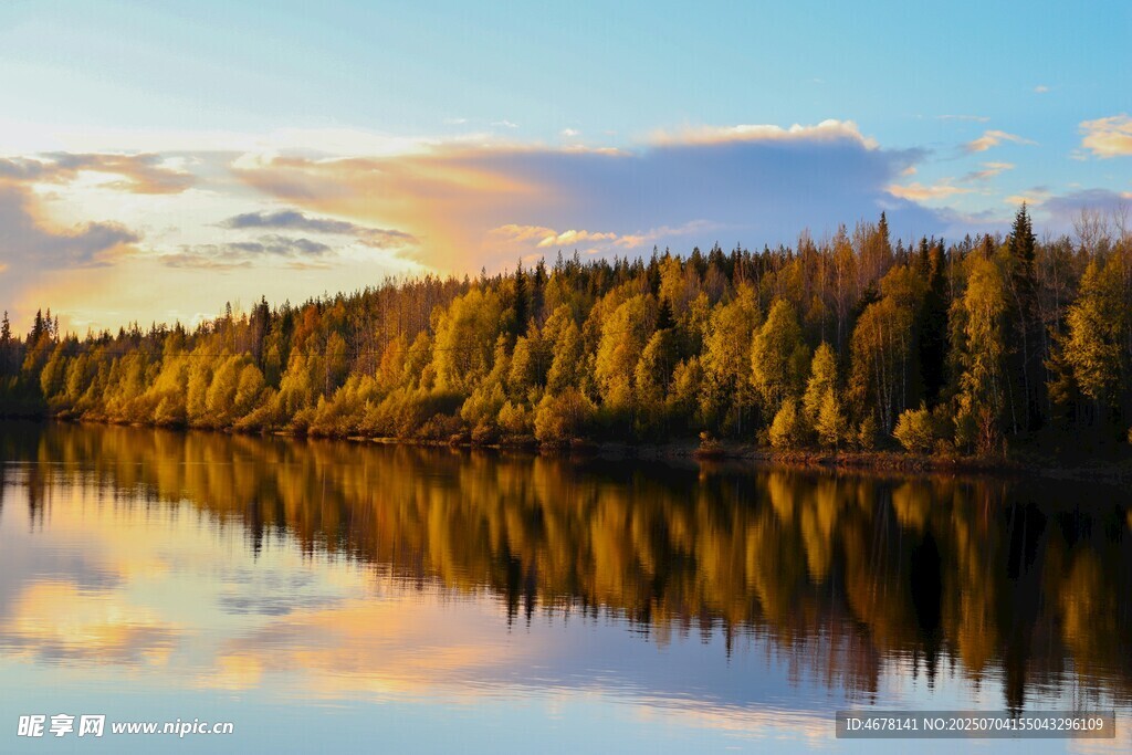 秋日湖畔美景