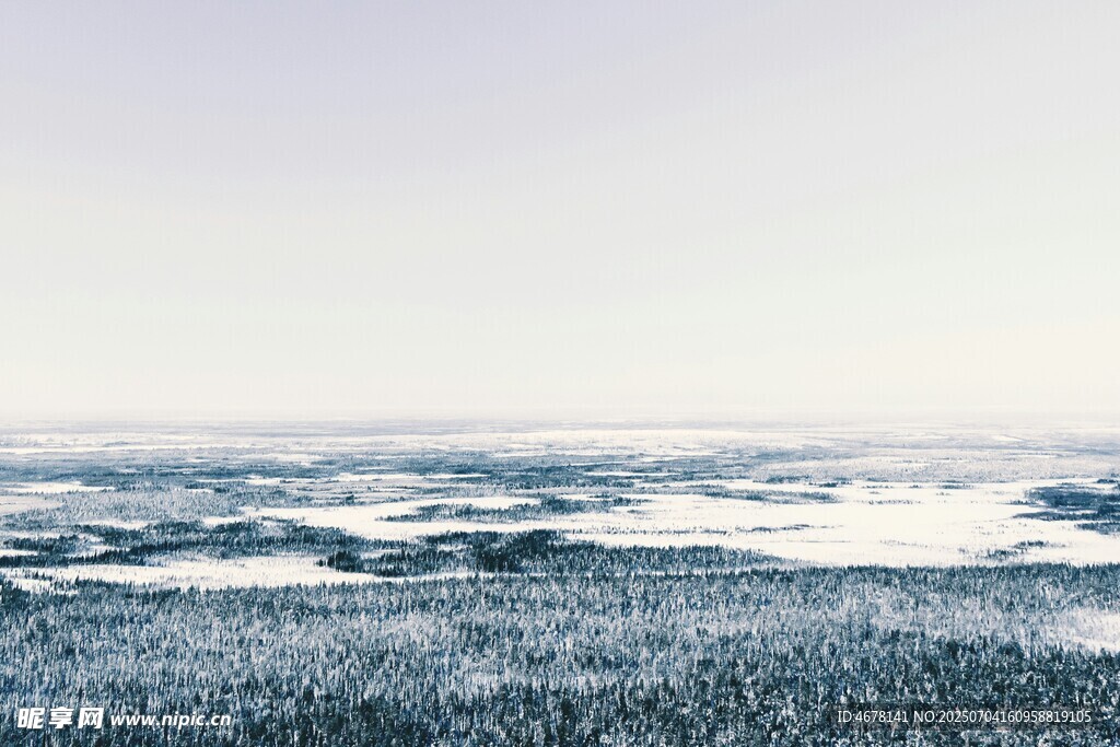 广袤草原雪景
