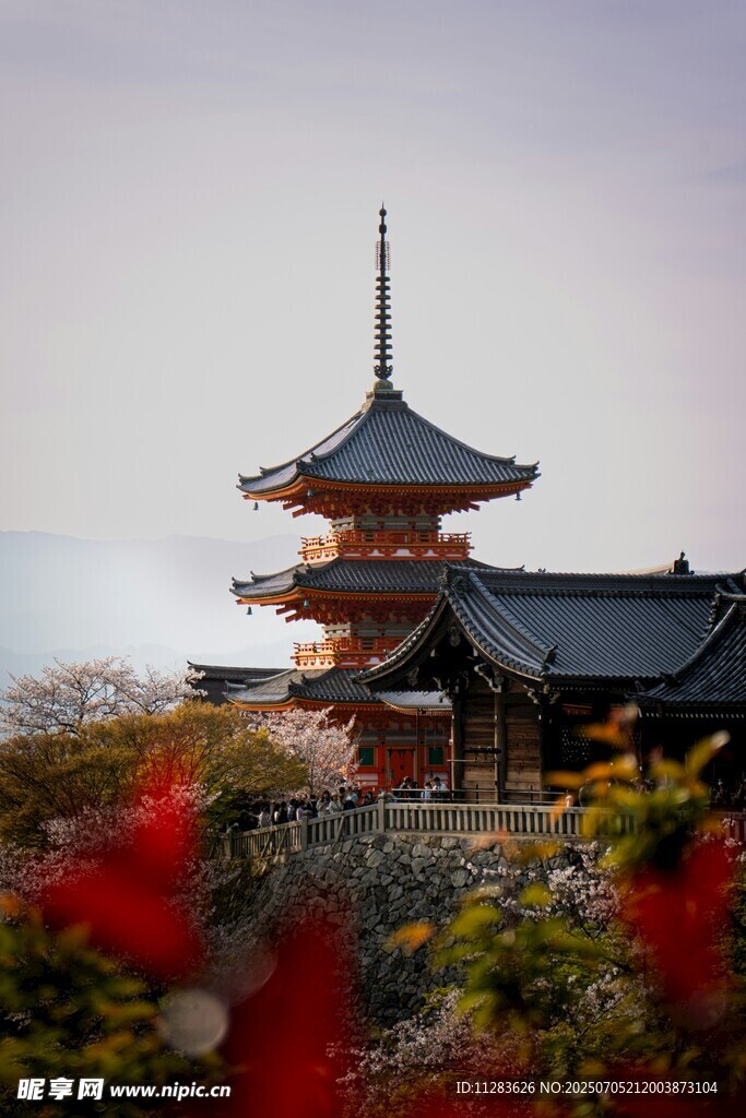 古寺红叶美景