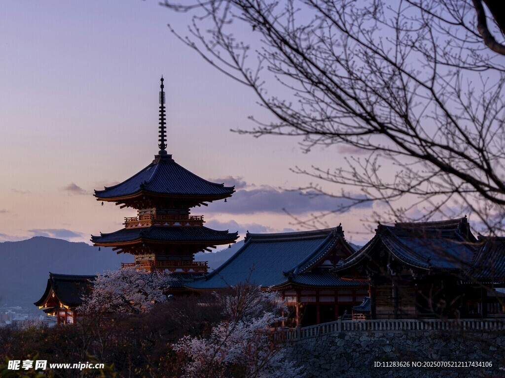 日式古塔与传统建筑景观