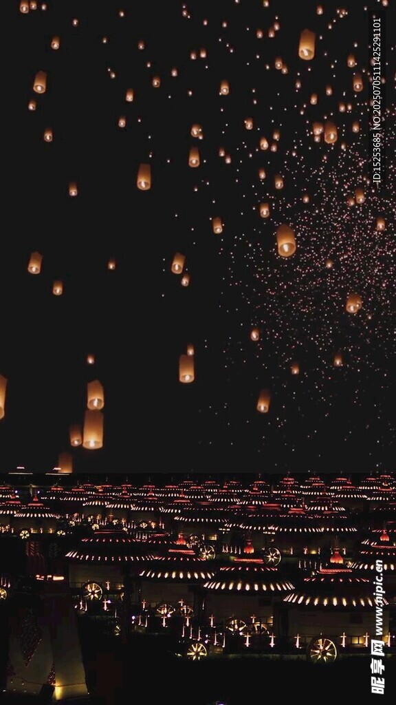 夜空下的孔明灯放飞场景