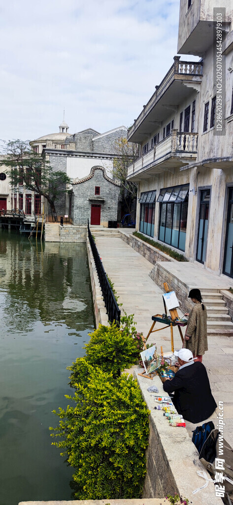 水乡河畔建筑景观画家写生