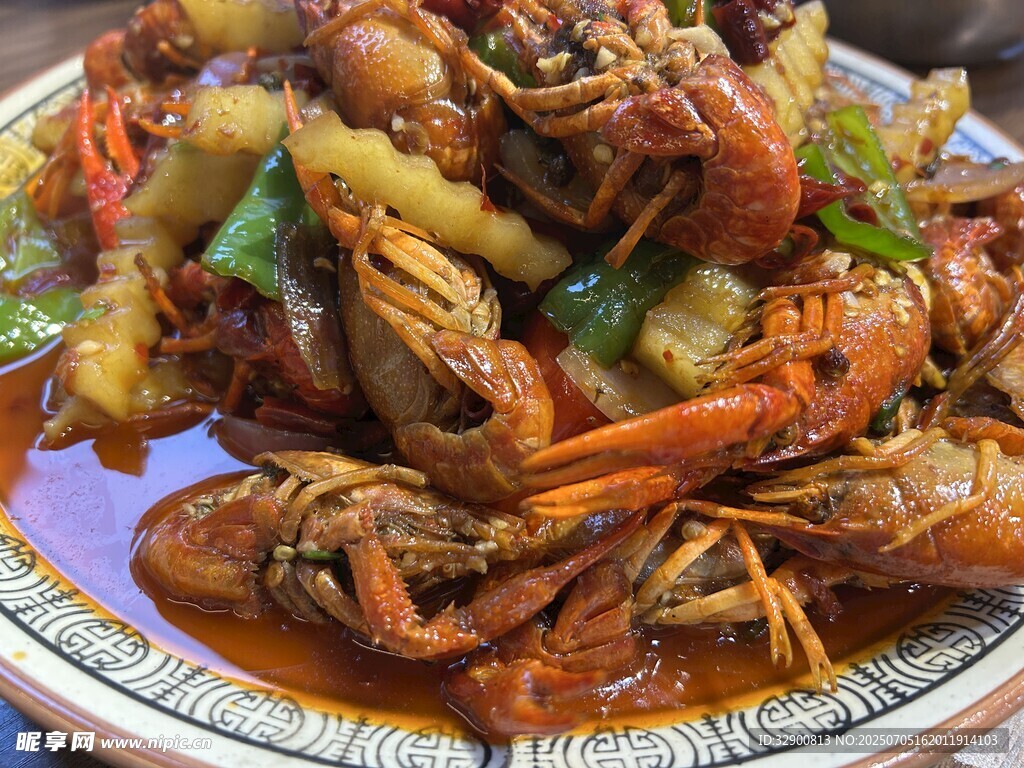 美味香辣小龙虾一盘