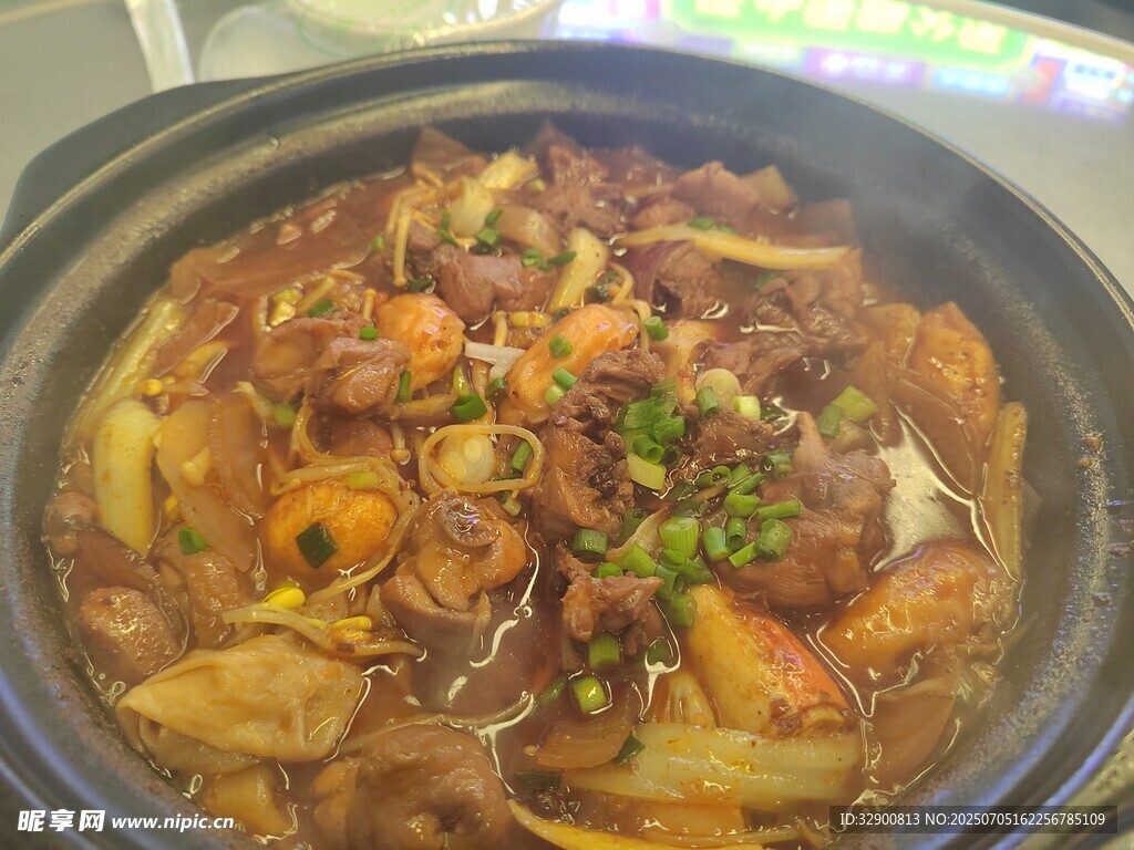美味焖锅诱人呈现