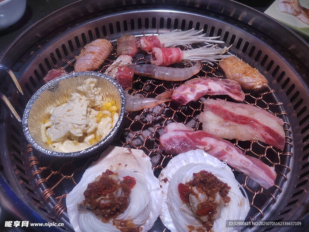 丰盛烤肉拼盘美食展示
