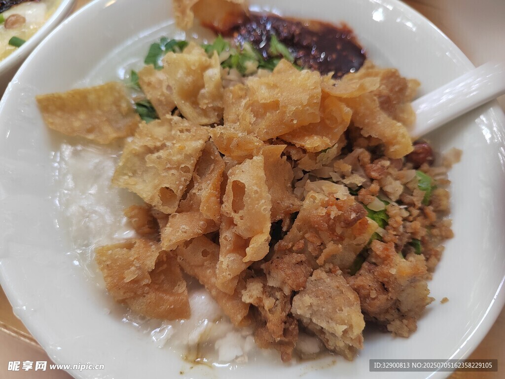 香脆炸物盖饭