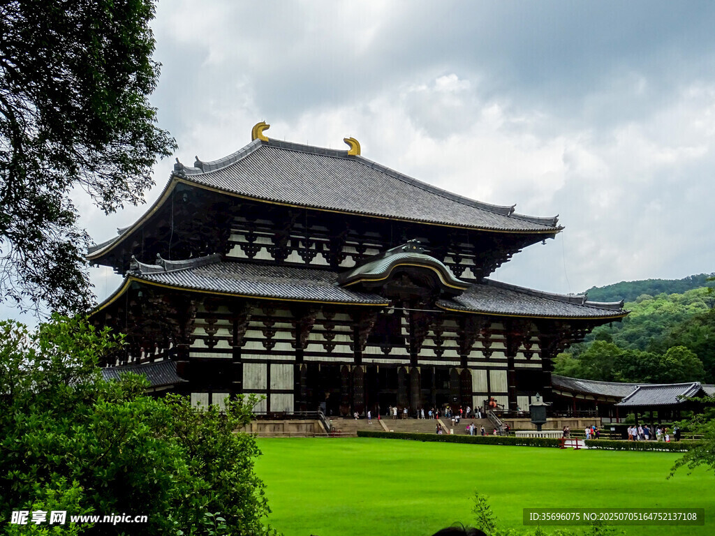 日本奈良东大寺壮丽景观