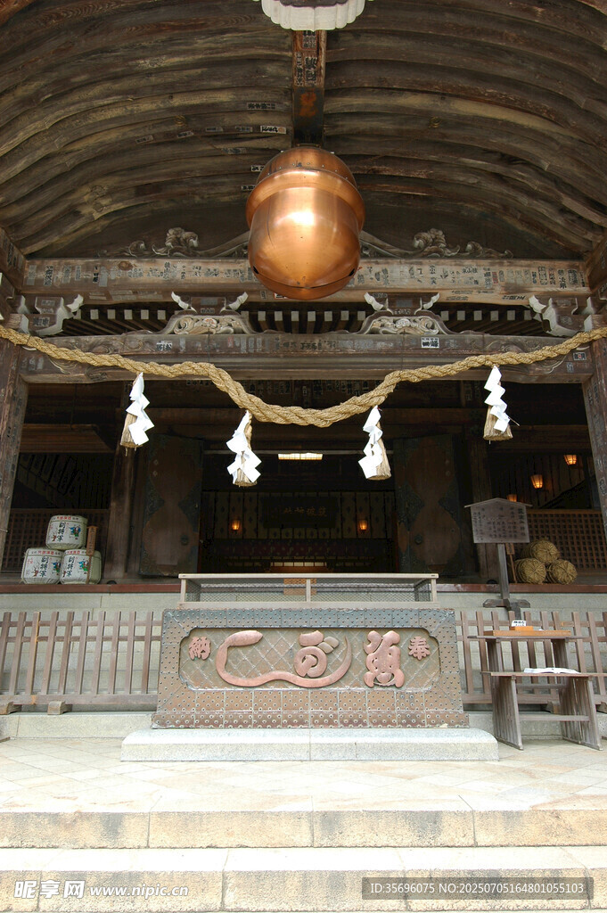 古建厅堂内的装饰陈设