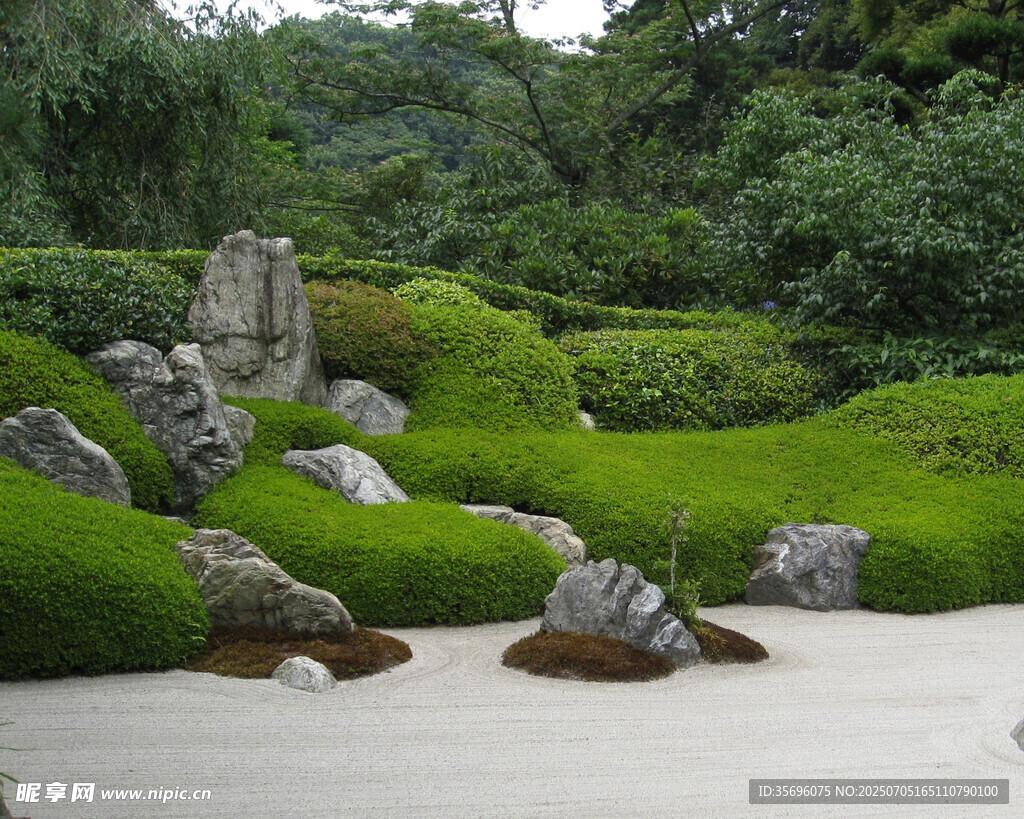 日式苔藓枯山水庭院景观