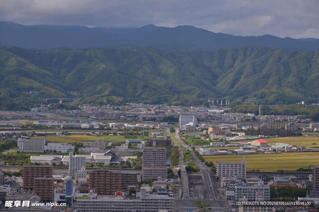 山城风光俯瞰图