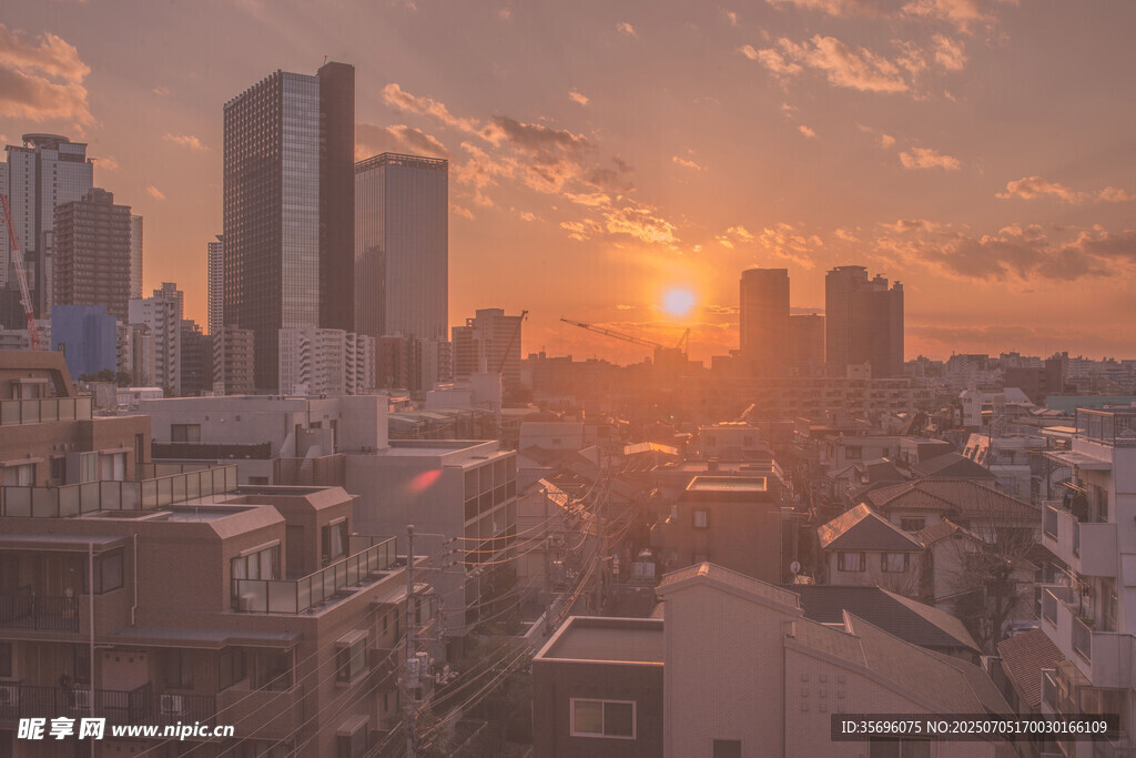 城市日落美景