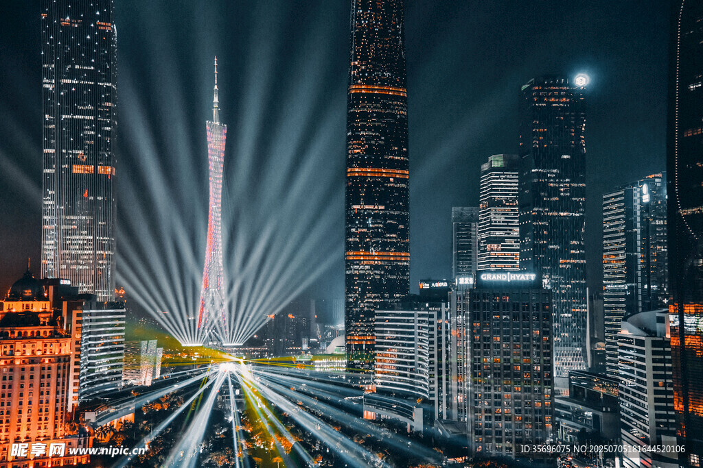 广州塔灯光秀夜景摄影图片