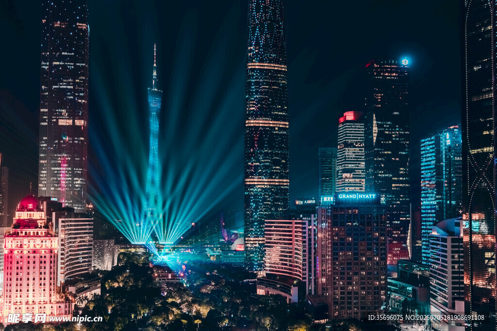 广州CBD商业中心夜景摄影图片