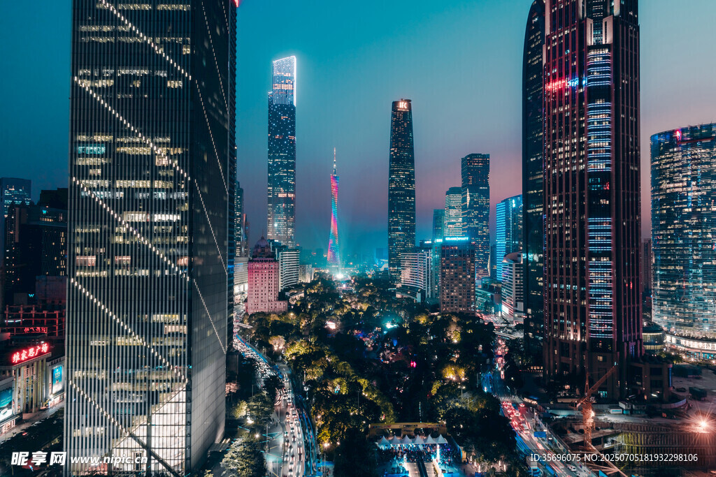 广州CBD商业中心夜景摄影图片