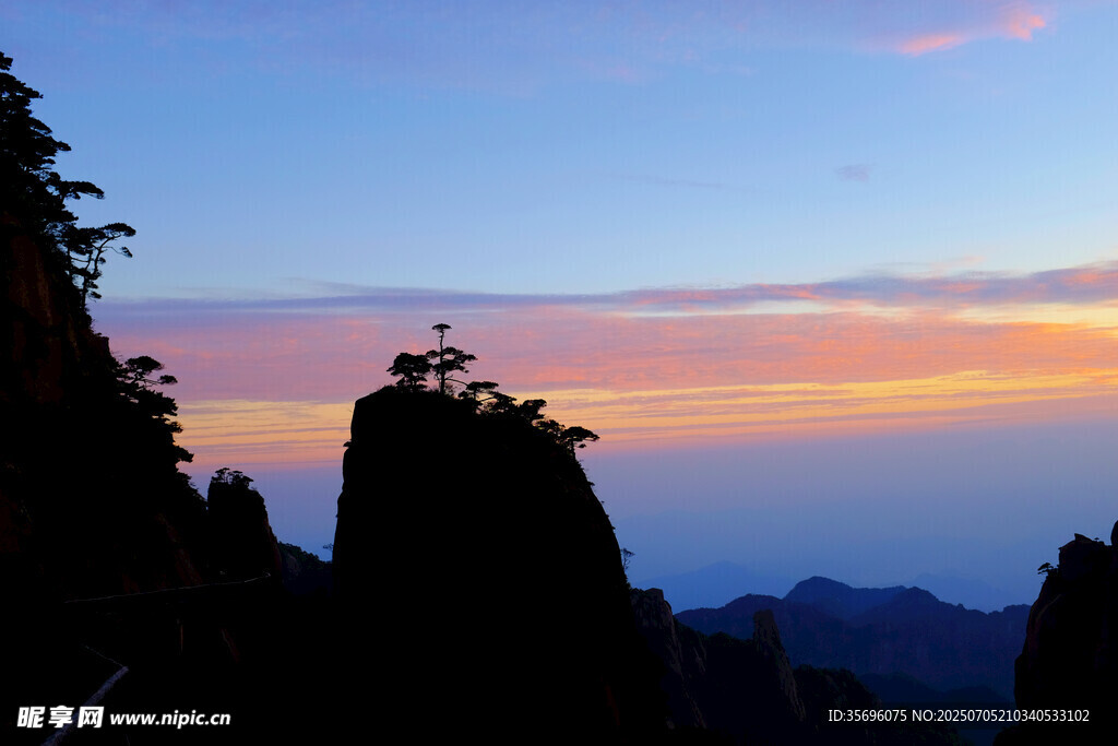 黄山日出壮丽山景