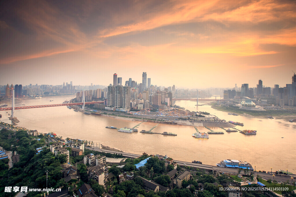 上海外滩壮丽城市天际线