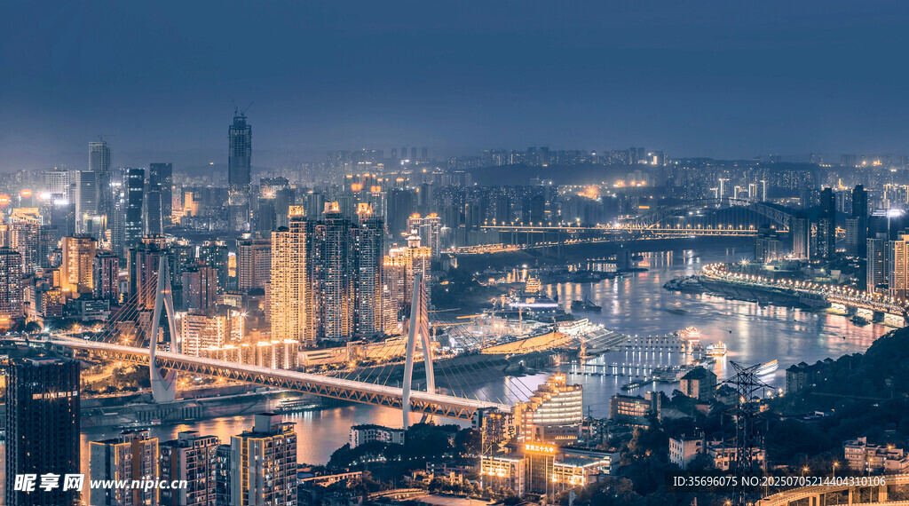 城市璀璨夜景俯瞰图