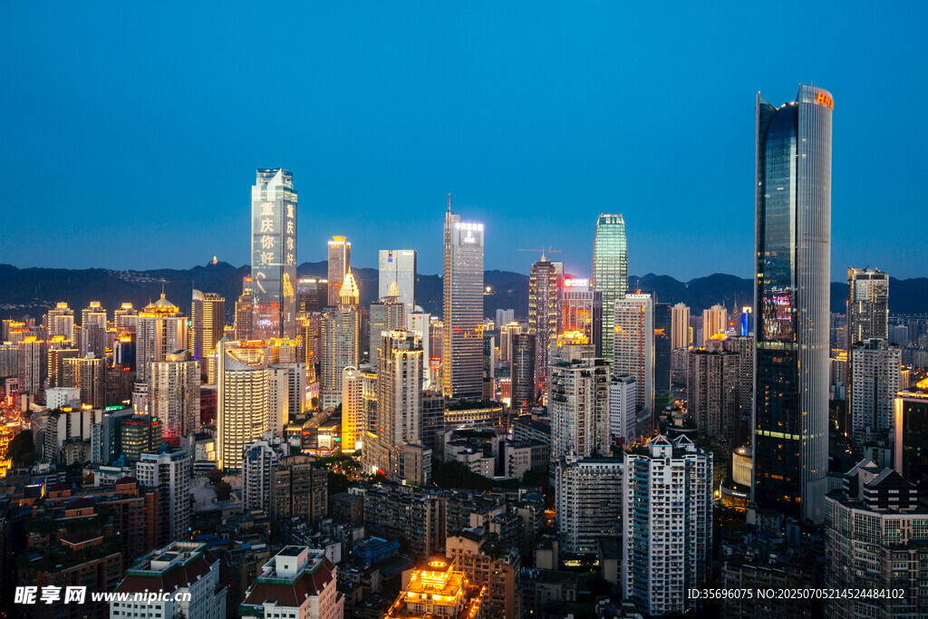 都市璀璨夜景俯瞰图