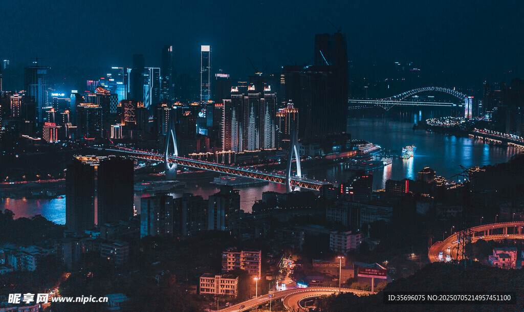 城市璀璨夜景俯瞰图