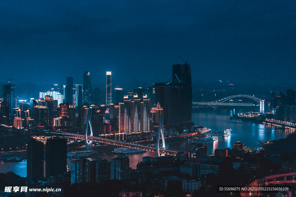 城市璀璨夜景俯瞰图