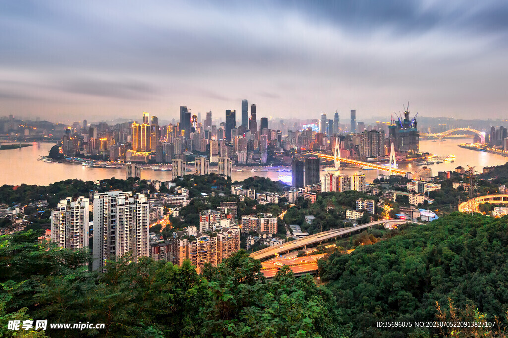 重庆城市天际线俯瞰美景