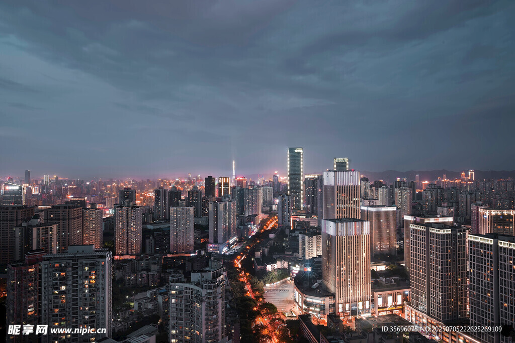 都市璀璨夜景俯瞰图