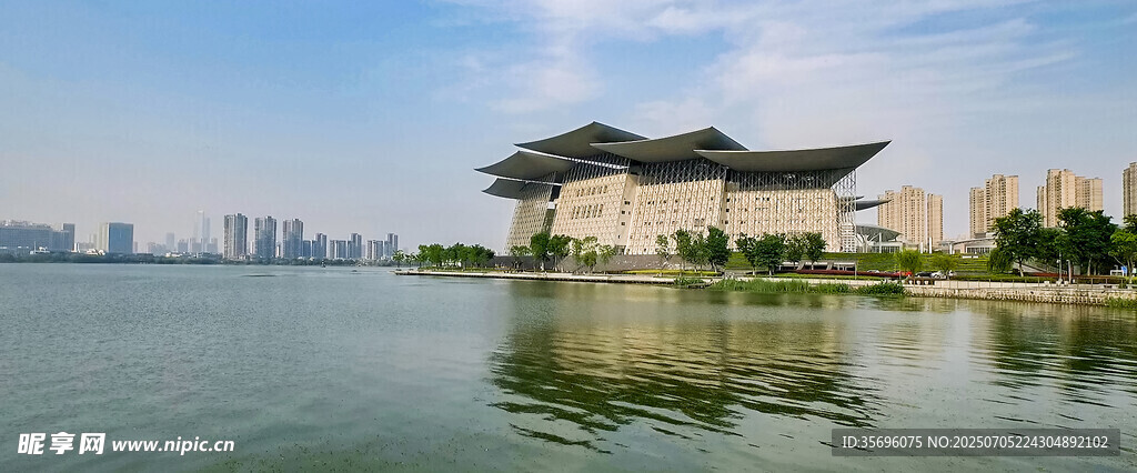 无锡大剧院全景图