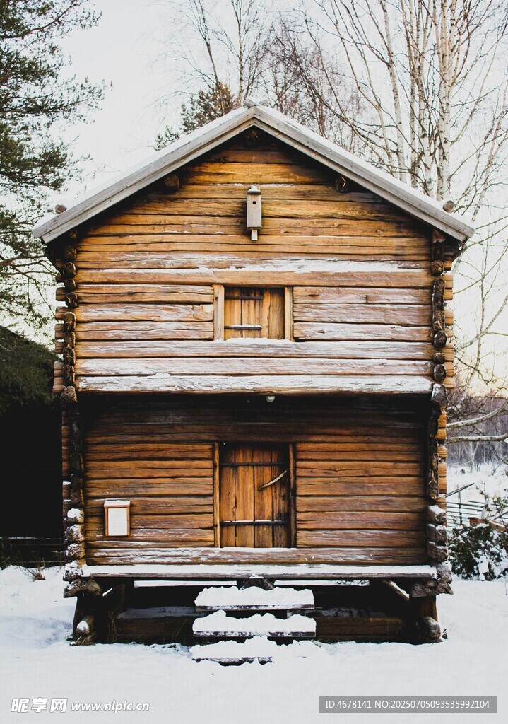 雪中小木屋