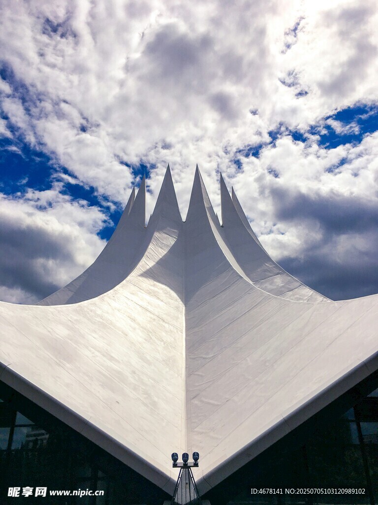 现代独特建筑外观