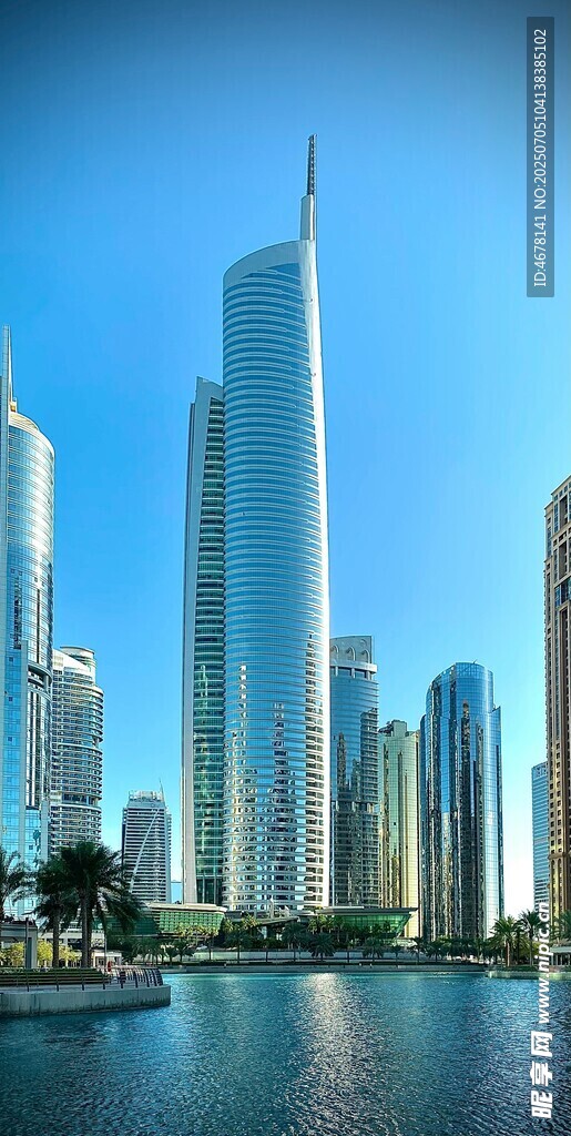 现代都市滨水摩天建筑群