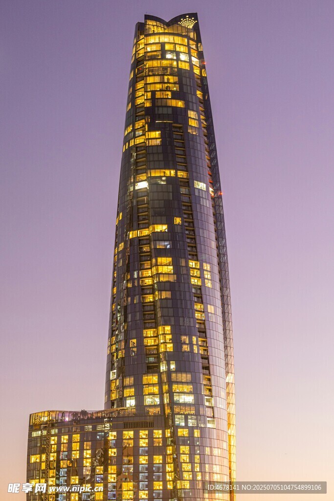 摩天大楼夜景璀璨