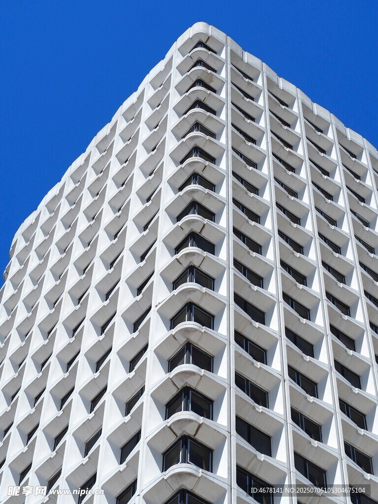 现代高楼外观特写