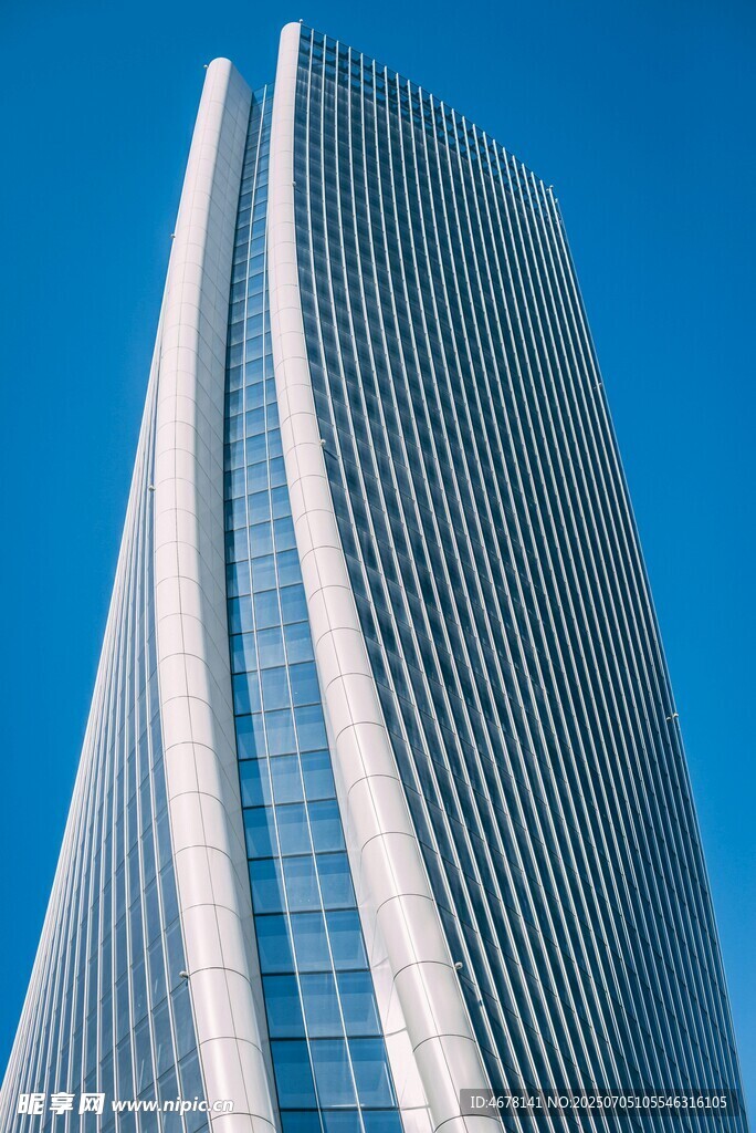 现代摩天大楼外观特写