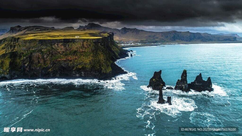 海上礁石景观壮美自然