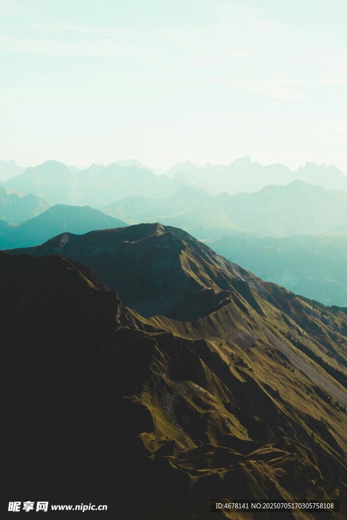壮丽山景远山近峰