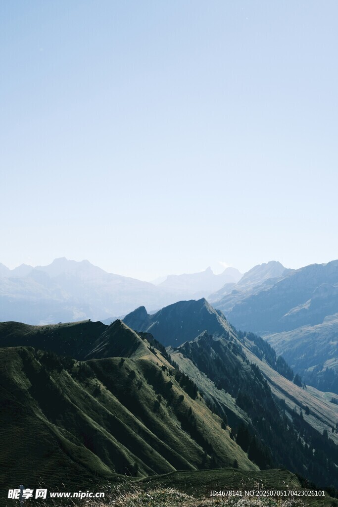 壮丽山峦美景
