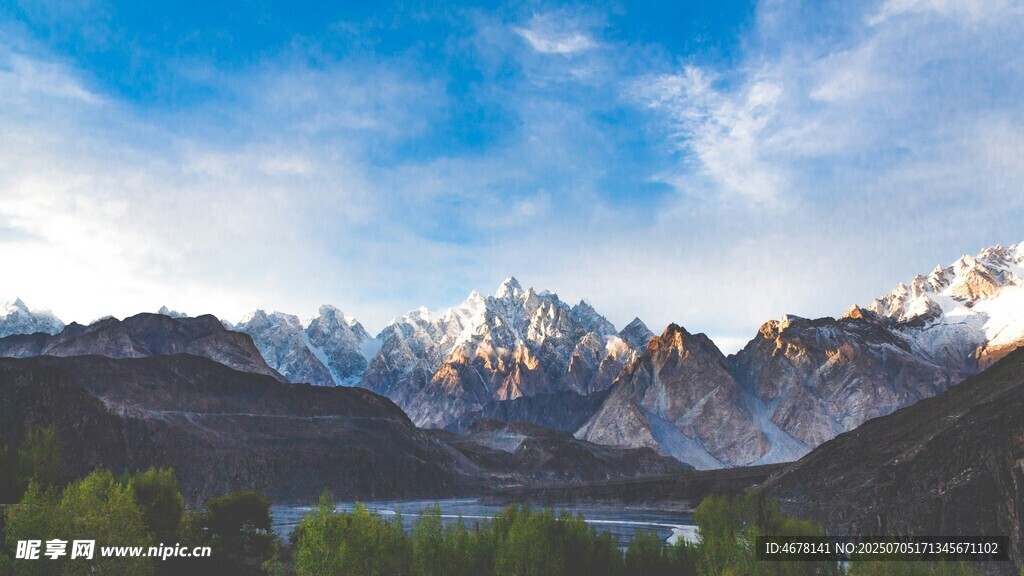 壮丽雪山湖泊自然风光