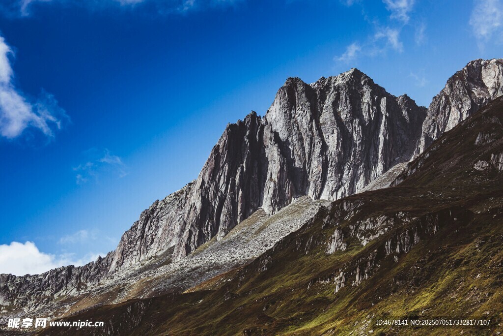 巍峨壮丽的高山景观