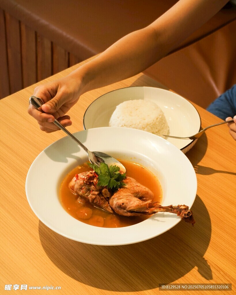 美味佳肴诱人的盘中餐
