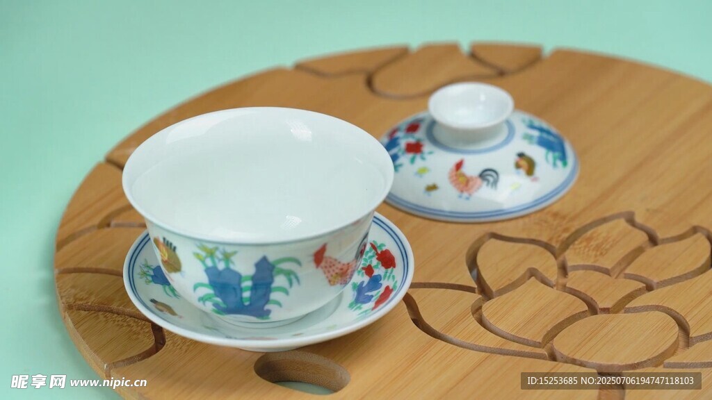 中式精美茶具套装展示