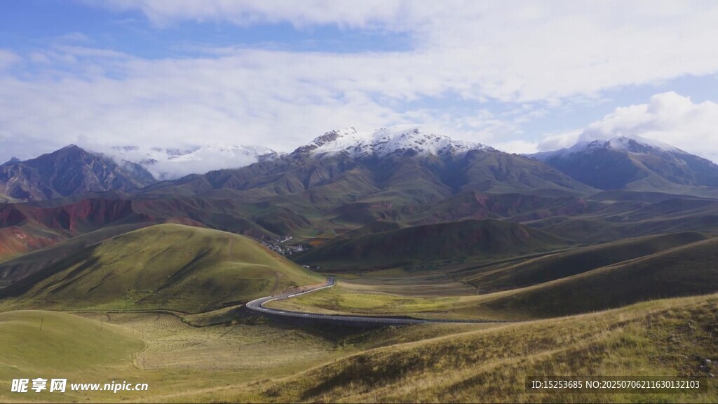 壮丽高山草原风景