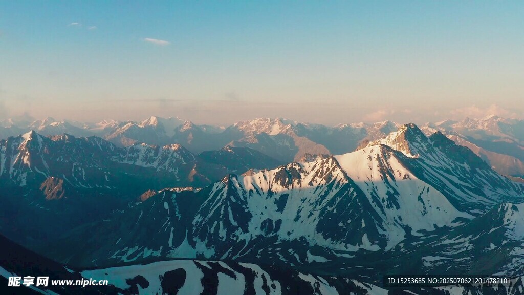 壮丽雪山美景